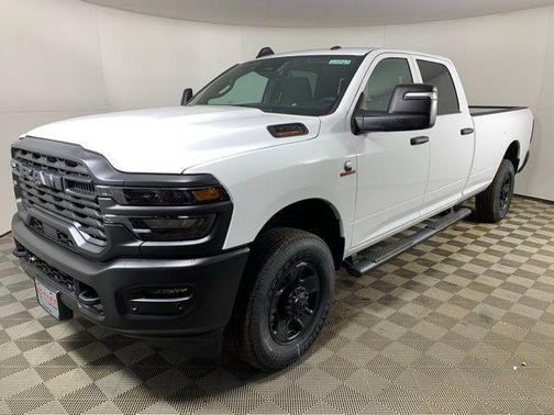Bright White Clearcoat 2026 RAM 3500 Tradesman Crew Cab 4x4 8' Box
