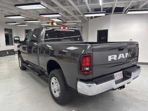 2026 RAM 2500 Tradesman Crew Cab 4x4 6'4' Box