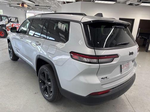 Silver Zynith 2026 Jeep Grand Cherokee L Limited