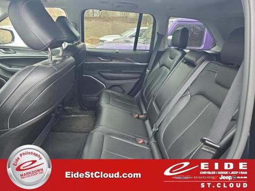 Diamond Black Crystal Pearlcoat 2023 Jeep Grand Cherokee 4xe Base