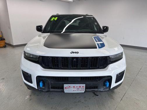 2024 Jeep Grand Cherokee 4xe Trailhawk
