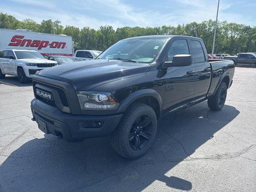 Diamond Black Crystal Pearlcoat 2021 RAM 1500 Classic Warlock Quad Cab 4x4 6'4' Box