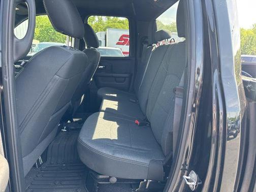 Diamond Black Crystal Pearlcoat 2021 RAM 1500 Classic Warlock Quad Cab 4x4 6'4' Box