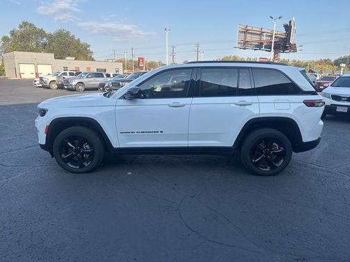 2022 Jeep Grand Cherokee Altitude