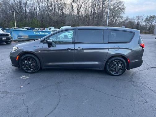 2022 Chrysler Pacifica Hybrid Limited