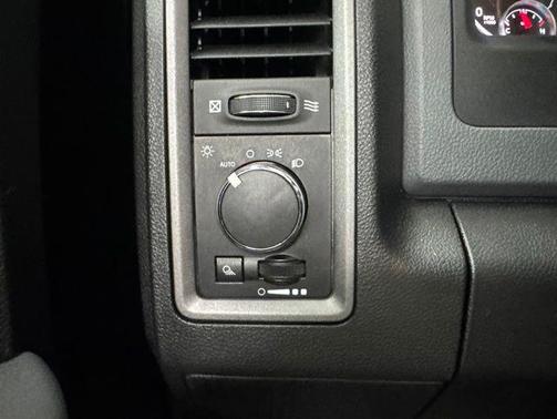 Bright Silver Metallic Clearcoat 2013 RAM 2500 Tradesman