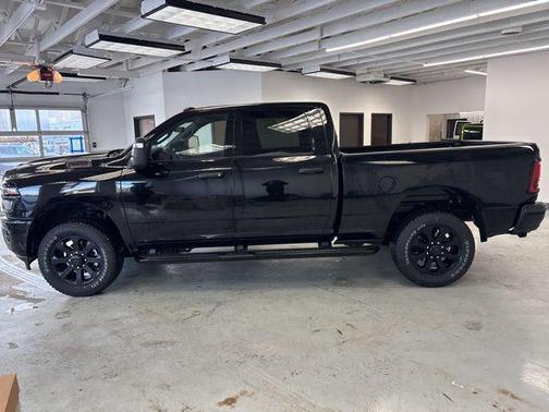 2026 RAM 2500 Big Horn Crew Cab 4x4 6'4' Box