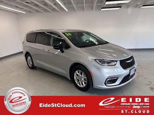 Silver Mist Clearcoat 2024 Chrysler Pacifica Touring L