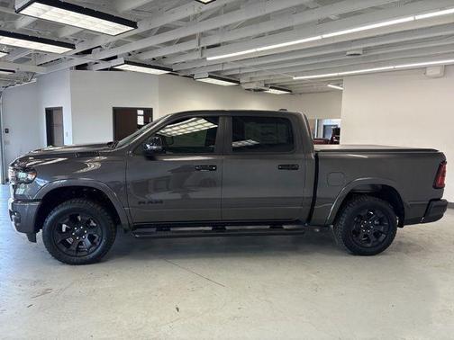 Granite Crystal Metallic Clearcoat 2026 RAM 1500 Big Horn/Lone Star