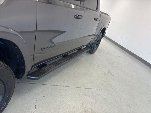Granite Crystal Metallic Clearcoat 2026 RAM 1500 Big Horn/Lone Star