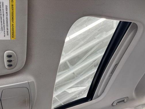 White Platinum Tri-Coat Metallic 2013 Ford Fusion Hybrid SE Hybrid
