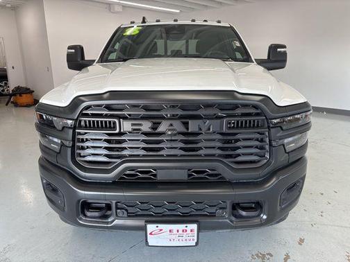 2025 RAM 2500 Tradesman Crew Cab 4x4 6'4' Box