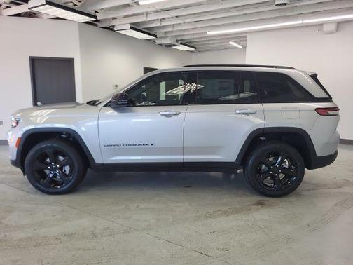 2025 Jeep Grand Cherokee Limited X