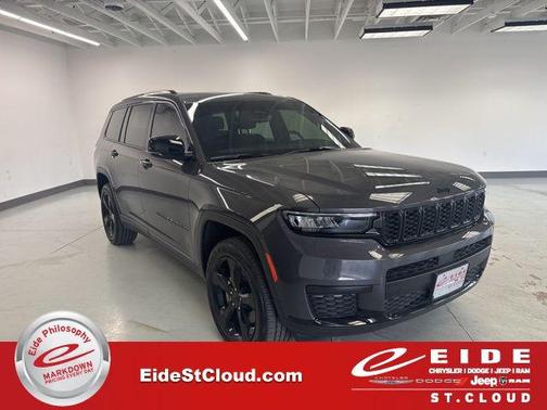 Baltic Gray Metallic Clearcoat 2023 Jeep Grand Cherokee L Altitude