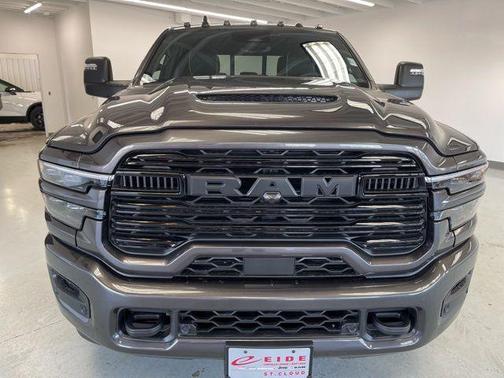 2025 RAM 3500 Laramie Crew Cab 4x4 8' Box