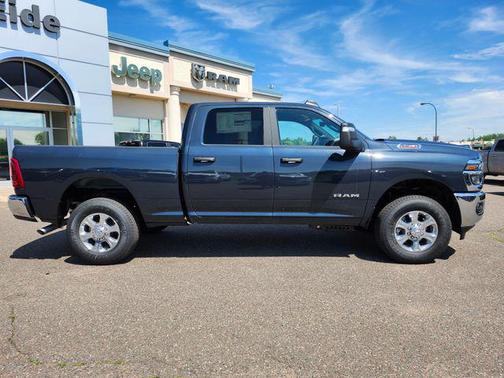 2025 RAM 3500 Big Horn Crew Cab 4x4 6'4' Box