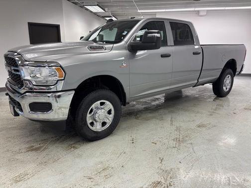 2024 RAM 2500 Tradesman Crew Cab 4x4 8' Box