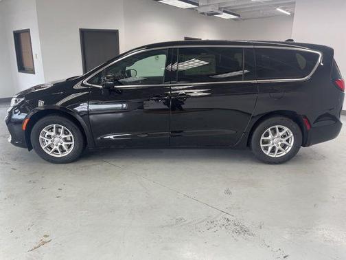 2025 Chrysler Pacifica L