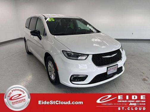 2025 Chrysler Pacifica L