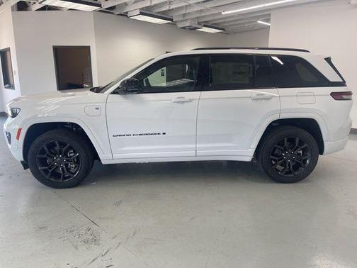 2025 Jeep Grand Cherokee 4xe Anniversary Edition