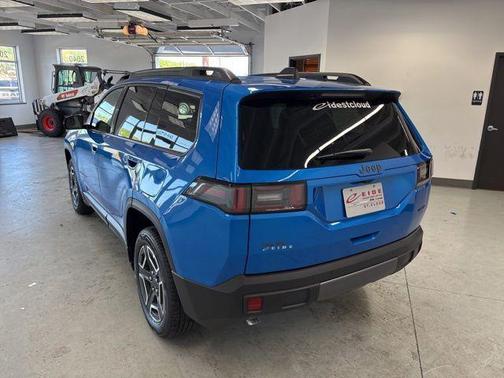 Hydro Blue Pearlcoat 2026 Jeep Cherokee Laredo 4x4