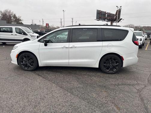 2025 Chrysler Pacifica Limited