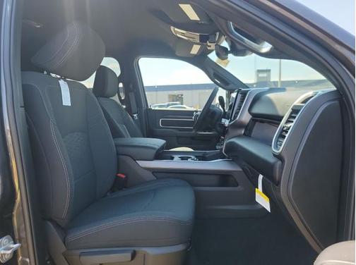 2025 RAM 2500 Big Horn Crew Cab 4x4 6'4' Box