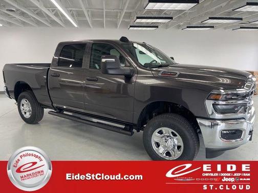 2025 RAM 2500 Tradesman Crew Cab 4x4 6'4' Box