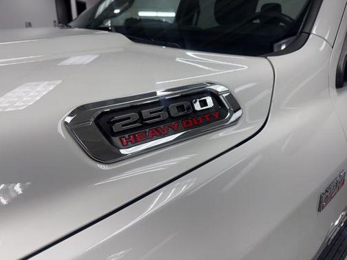 2019 RAM 2500 Big Horn Crew Cab 4x4 6'4' Box