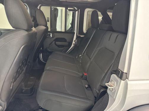 Silver Zynith Clearcoat 2023 Jeep Wrangler 4xe Rubicon