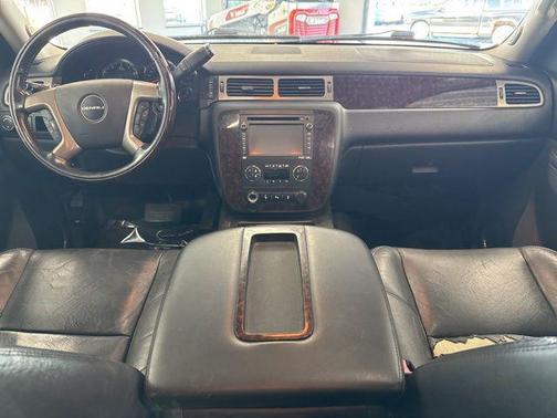 White Diamond Tricoat 2014 GMC Yukon XL Denali
