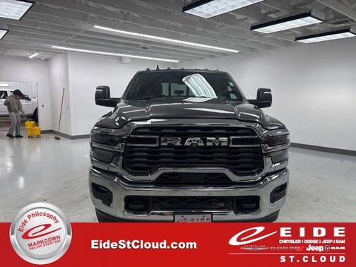 2026 RAM 2500 Tradesman Crew Cab 4x4 6'4' Box