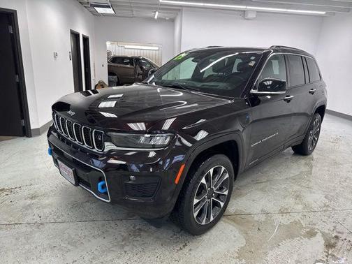 2022 Jeep Grand Cherokee 4xe Overland