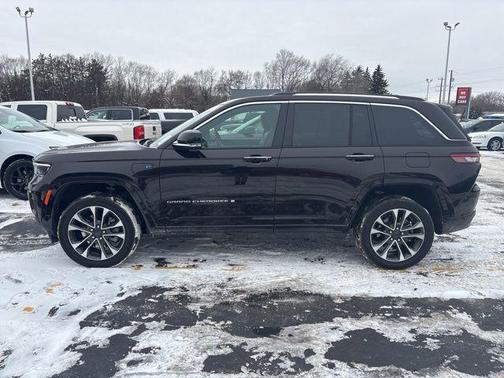 2022 Jeep Grand Cherokee 4xe Overland