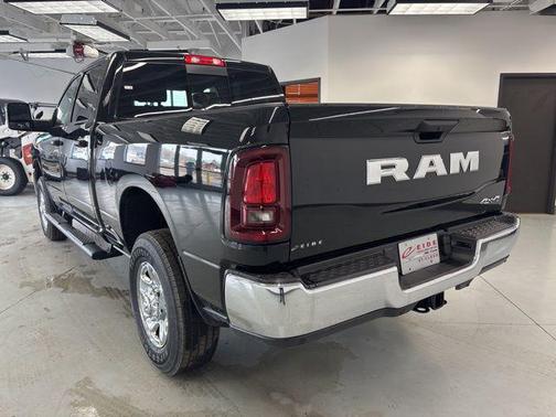 2026 RAM 2500 Tradesman Crew Cab 4x4 6'4' Box