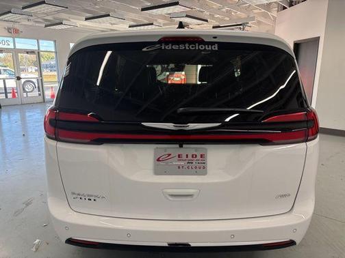 2026 Chrysler Pacifica L