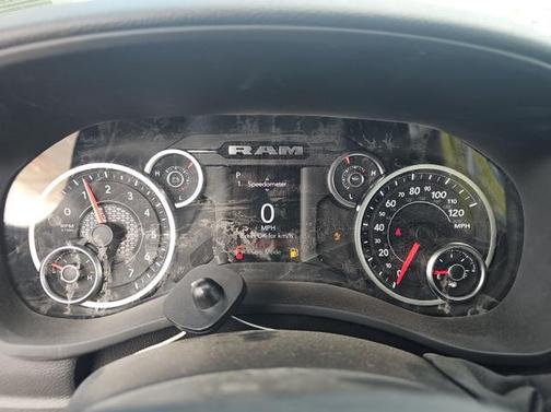 2025 RAM 2500 Tradesman Crew Cab 4x4 6'4' Box