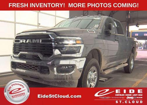 2025 RAM 2500 Tradesman Crew Cab 4x4 6'4' Box