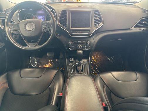 Bright White Clearcoat 2019 Jeep Cherokee Trailhawk