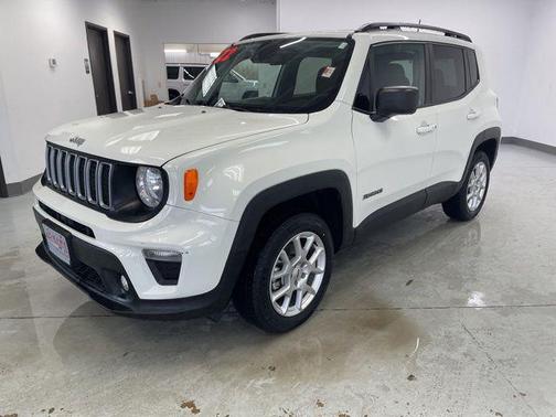 Alpine White Clearcoat 2022 Jeep Renegade Latitude