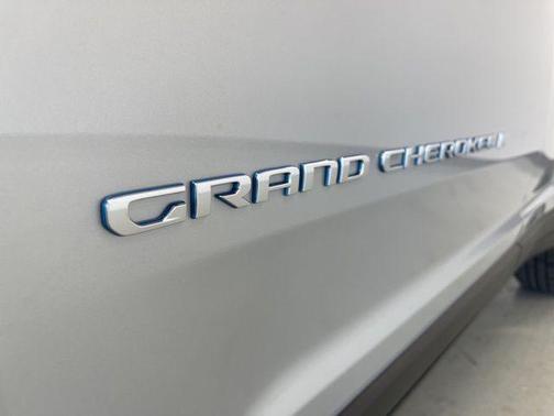 2025 Jeep Grand Cherokee 4xe Anniversary Edition