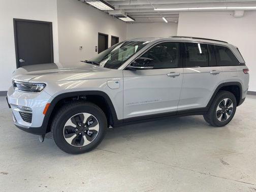 2025 Jeep Grand Cherokee 4xe Anniversary Edition