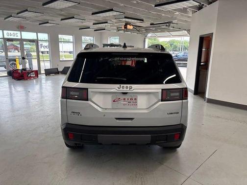 Silver Zynith Clearcoat 2026 Jeep Cherokee Limited