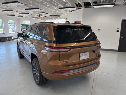Copper Shino Metallic Clearcoat 2026 Jeep Grand Cherokee Limited