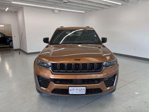 Copper Shino Metallic Clearcoat 2026 Jeep Grand Cherokee Limited