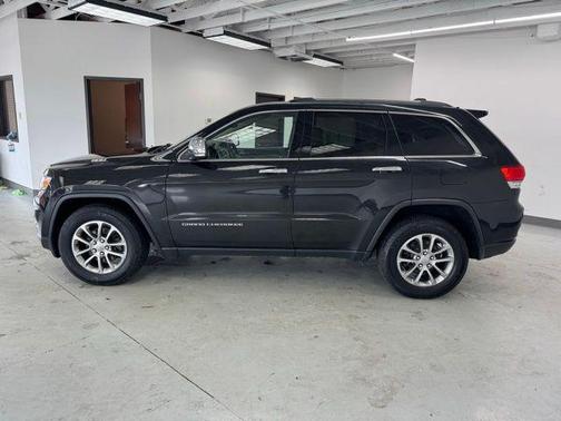 Brilliant Black Crystal Pearlcoat 2015 Jeep Grand Cherokee Limited