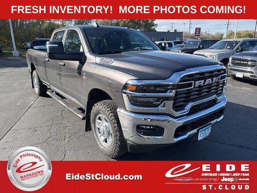 2025 RAM 3500 Tradesman Crew Cab 4x4 8' Box