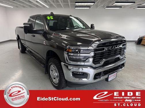 2025 RAM 3500 Tradesman Crew Cab 4x4 8' Box