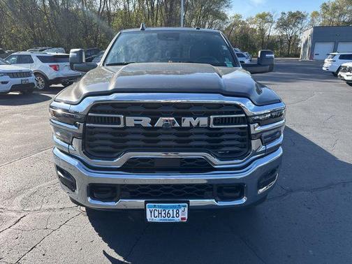 2025 RAM 3500 Tradesman Crew Cab 4x4 8' Box