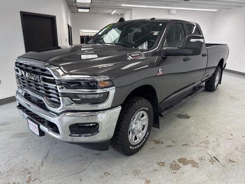 2025 RAM 3500 Tradesman Crew Cab 4x4 8' Box